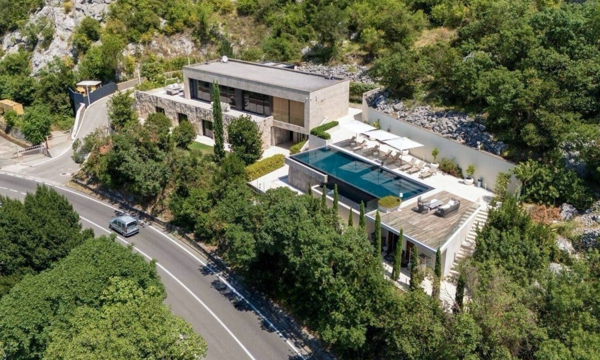 Orahovac Villa | Seafront Villa with Private Beach, Pool and SPA