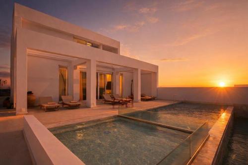 Lahania Villa | Seapalm Villa - Elegant Stay - Steps from the Sea
