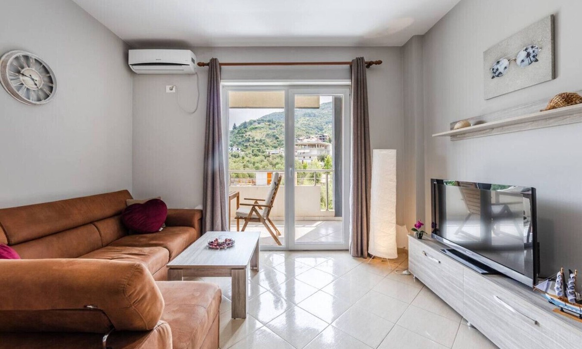 Vlore Apartment | Seaside Stay Apartment by PikHost
