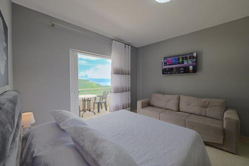 Piqeras Hotel | Seaview Bunec
