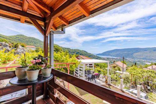 Ratisevina House | Seaview Chalet