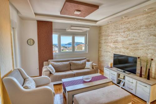 Lazi Apartment | SeaView Escape Budva