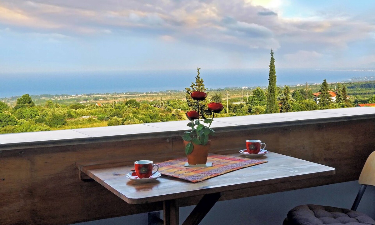 Litochoro Apartment | Seaview family apartment at Olympus - PanoramaLoft