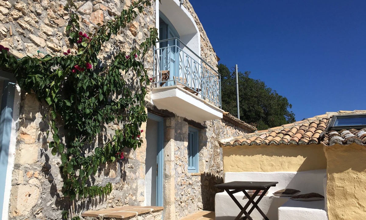Elation Apartment | Secluded hamlet - "apart in your togetherness"