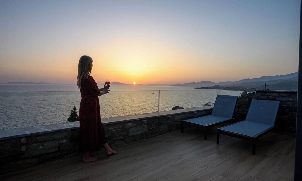 Lefktron Hotel | SELINI Penthouse Suite, Mani Suites