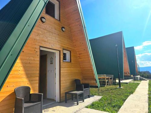 Ninkovici Ski Chalet | Seosko domaćinstvo Rovčanin Rudnica