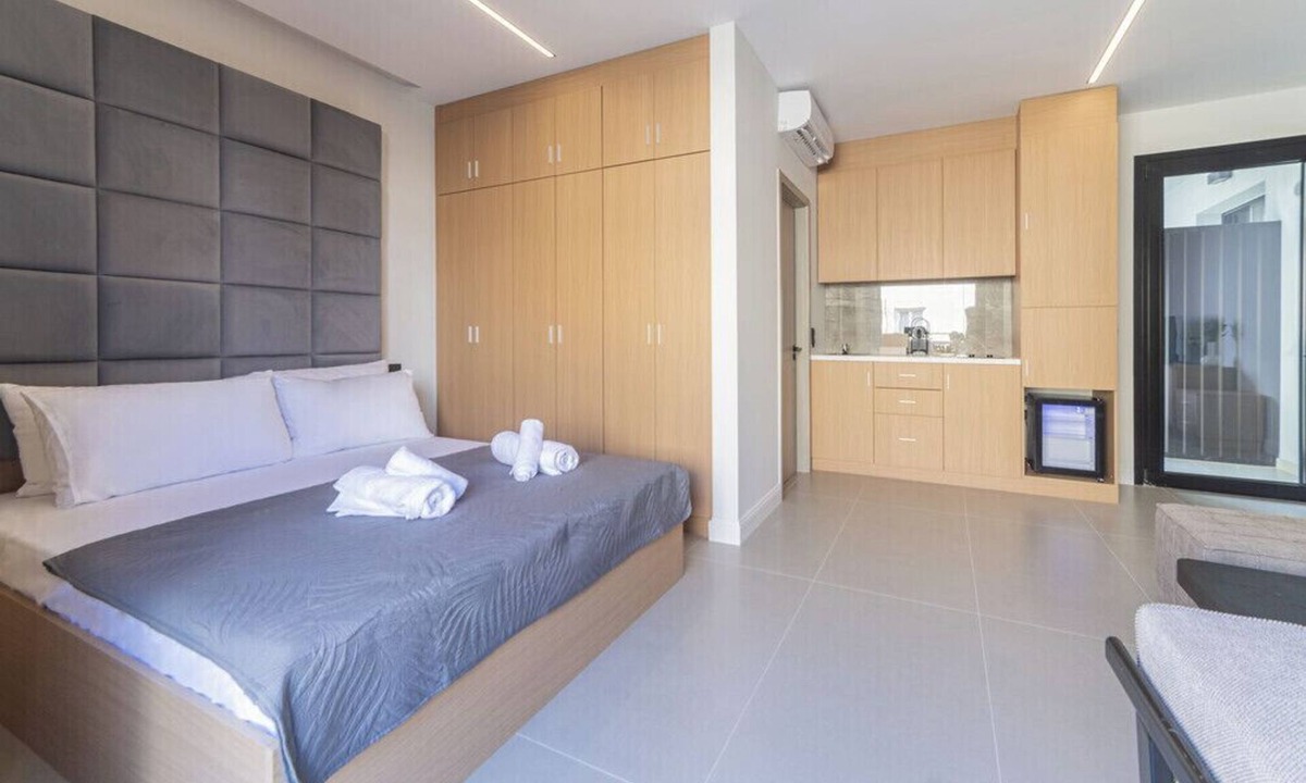 Piraeus Apartment | Serene AKVA Stay with Balcony in Piraeus