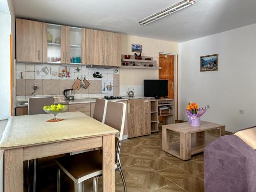 Skaljari Apartment | Serene Apartment RILE
