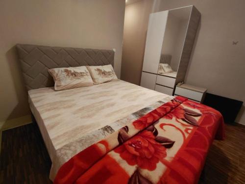 Petrovac Apartment | Shady Escape - Terrace Apartment