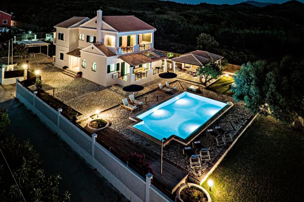 Agios Matthaios House | Skidi Beach house