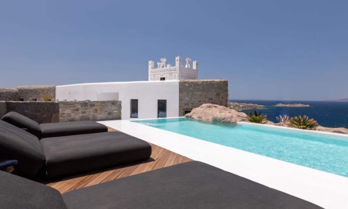 Mykonos Town Villa | Sleek Mykonos Villa With Infinity Pool