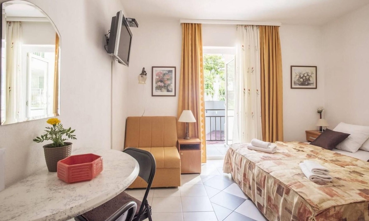 Lepetane Apartment | Sleek Studio Flat with Balcony near Beach in Tivat