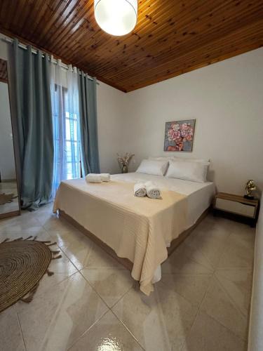 Nea Iraklia House | Small Paradise Perfect Hospitality