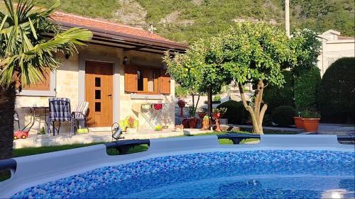 Virpazar Bed & Breakfast | Small Stone Cottage