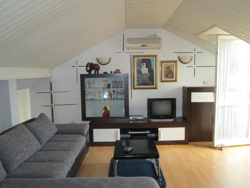 Topla House | Smjestaj „Cubrilo"