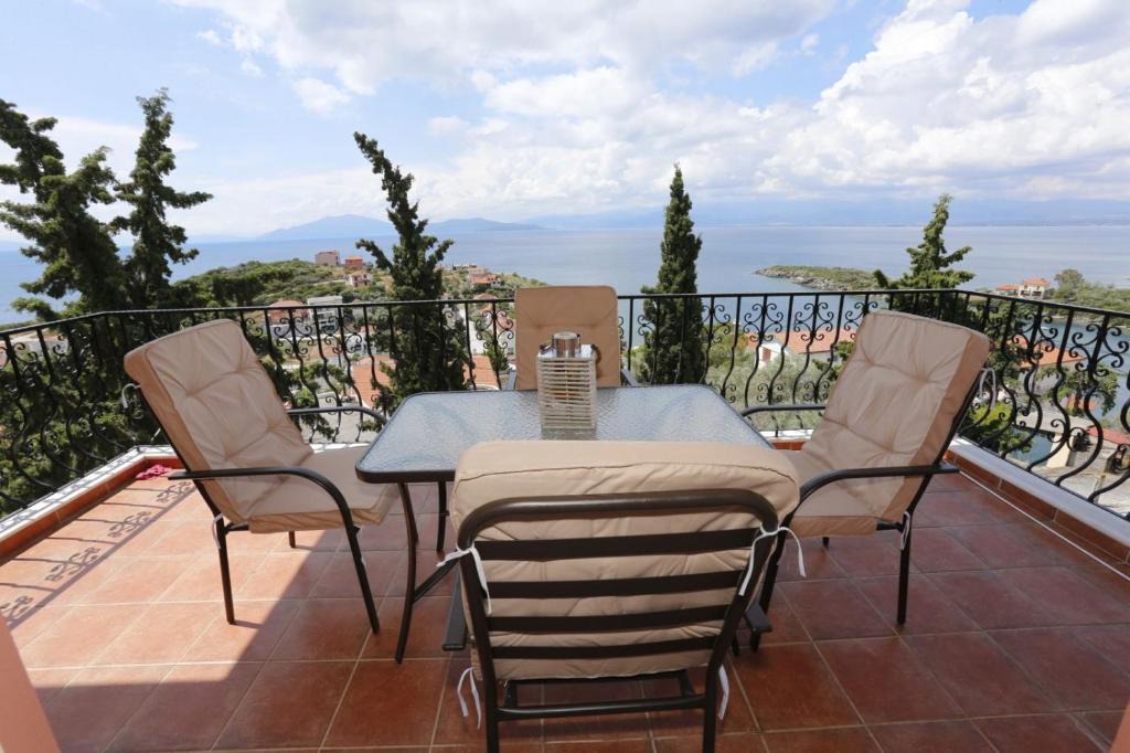 Volos House | Sofia's pottery house