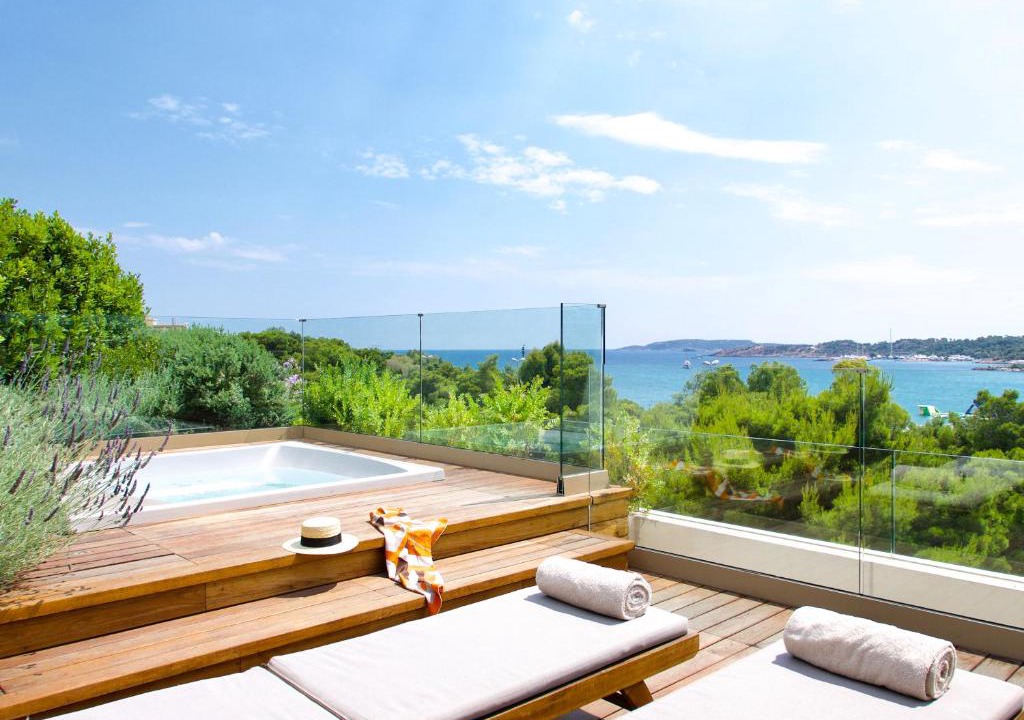 Vouliagmeni Hotel | Somewhere Vouliagmeni