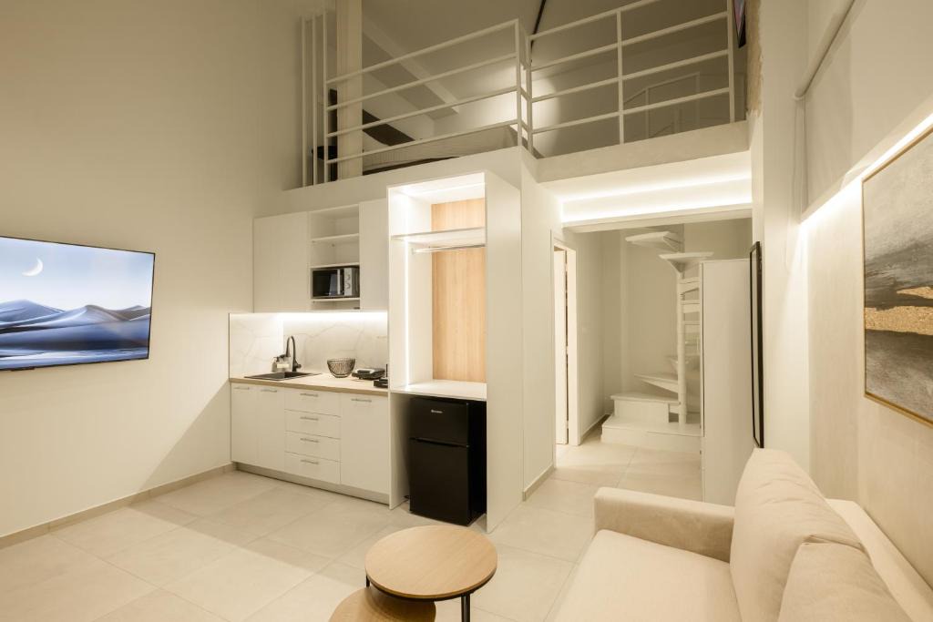 Elliniko Apartment | South Metro Loft