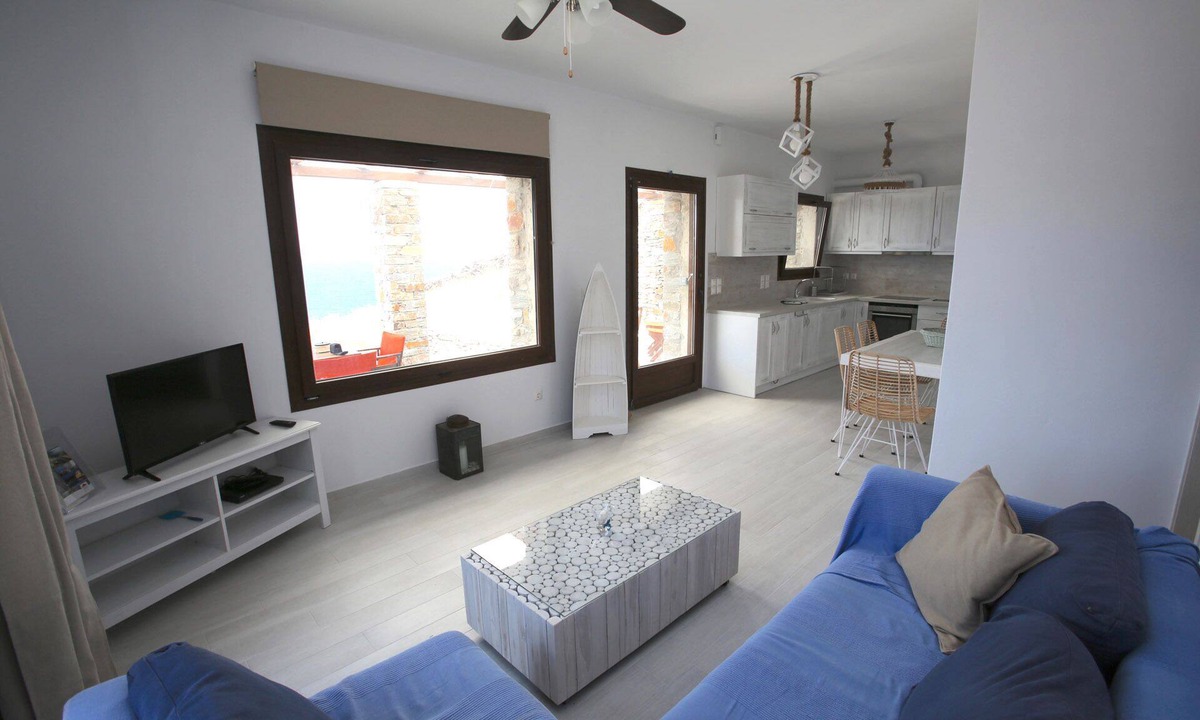 Pisses Villa | Spacious deluxe 5 bedroom villa, peaceful location, sea views, private beach