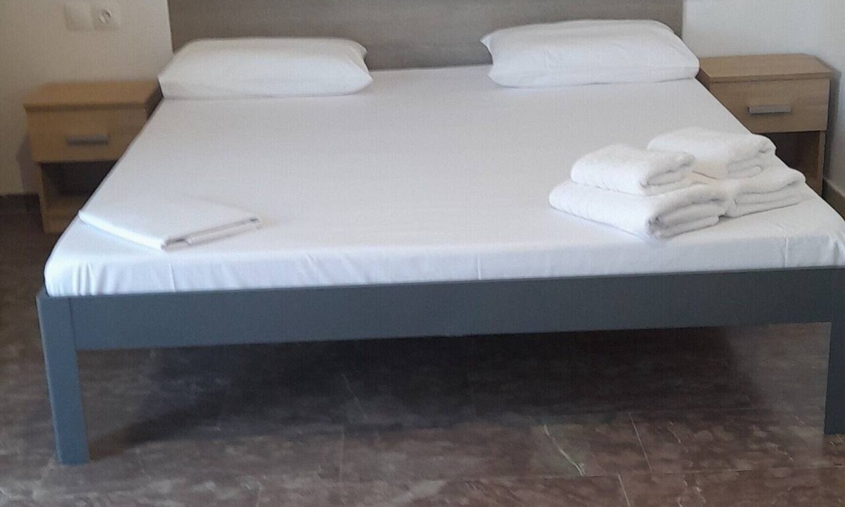 Mikromani Apartment | Spacious Room Next to Kalamata Airport, Heart of Messinia