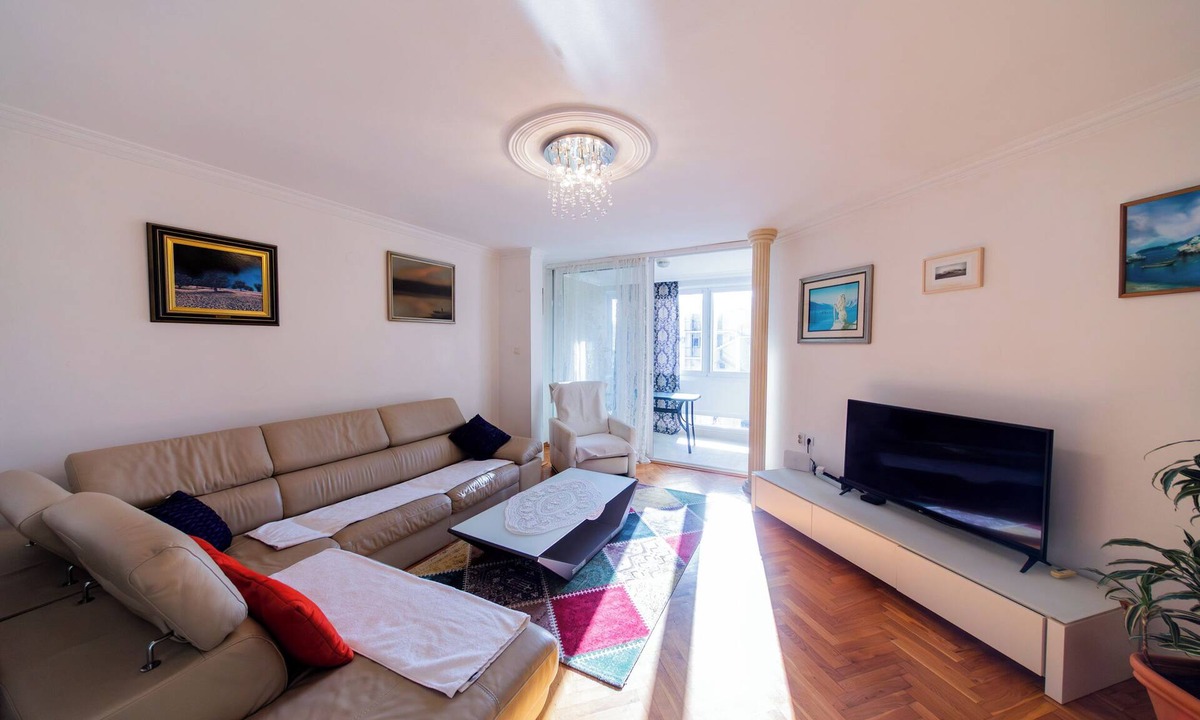 Bijeli do Apartment | Spacious three-bedroom apartment in Budva