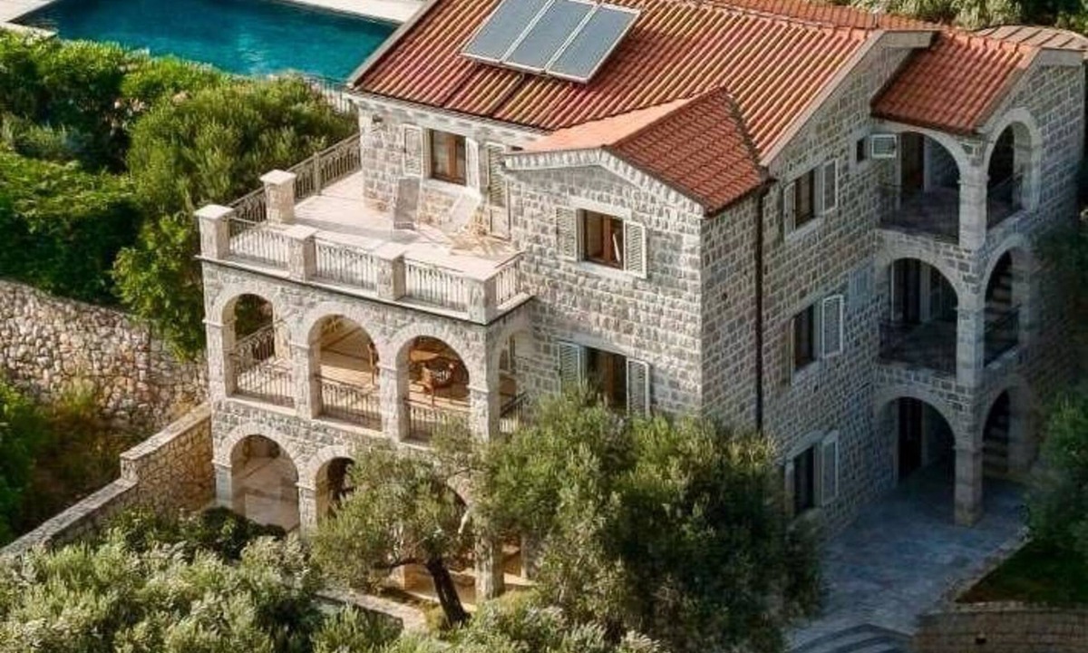 Rezevici Villa | Spacious Villa Olive Grove with private Pool