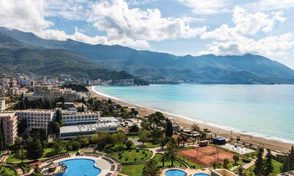 Boreti Apartment | Spectacular sea view 2-bedroom apartment in adorable Budva!