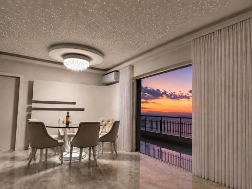 Palaio Faliro Apartment | Starlight Seaview Suite Flisvos Sunset