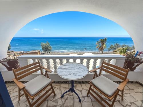 Agios Georgios Hotel | Stavros Beachfront Domes by Booking Kottas