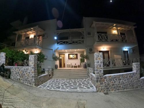 Skiathos Town Hotel | Stavroula's House