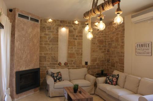 Ampelokipoi-Menemeni Apartment | Stone Apartment