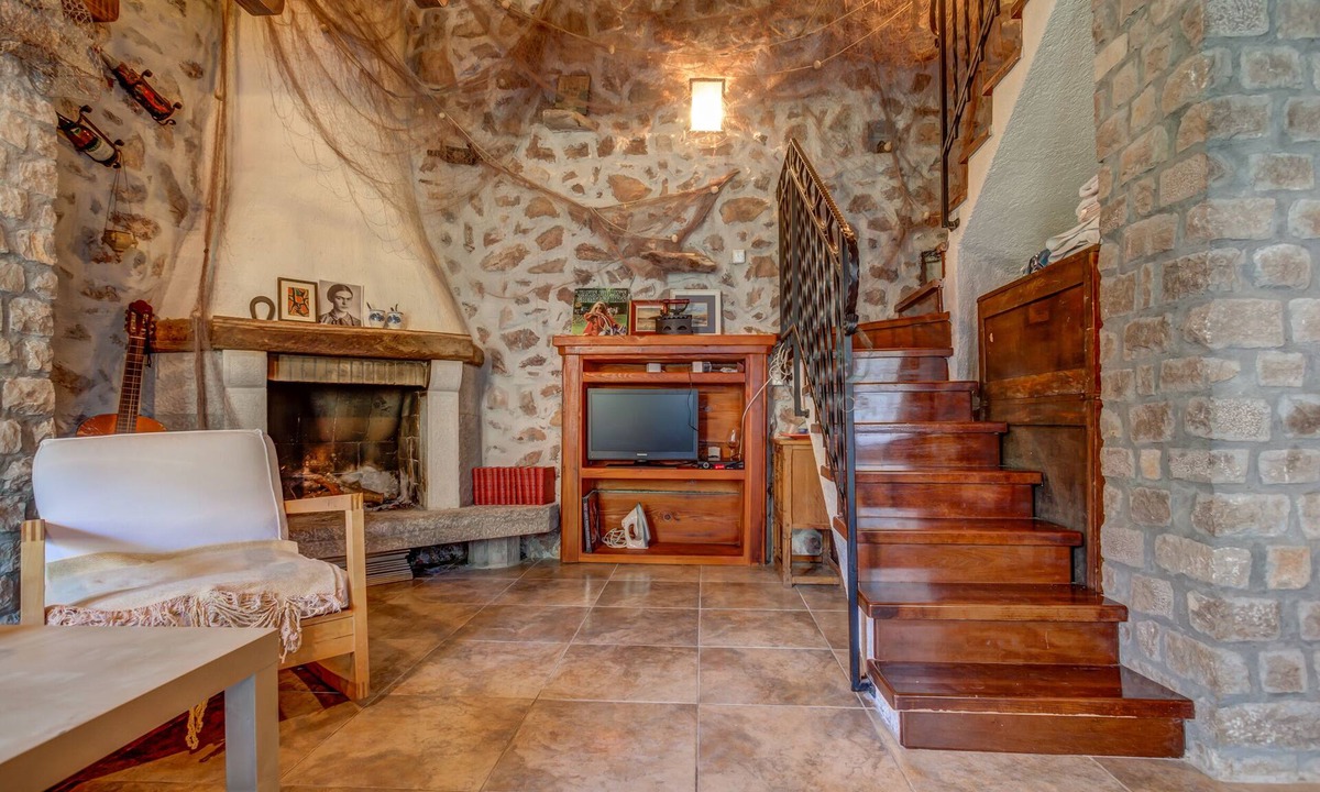 Dubovica Apartment | Stone Duplex for 4 People