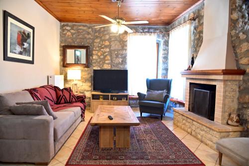 Amfikleia-Elateia House | Stone house Amfikleia