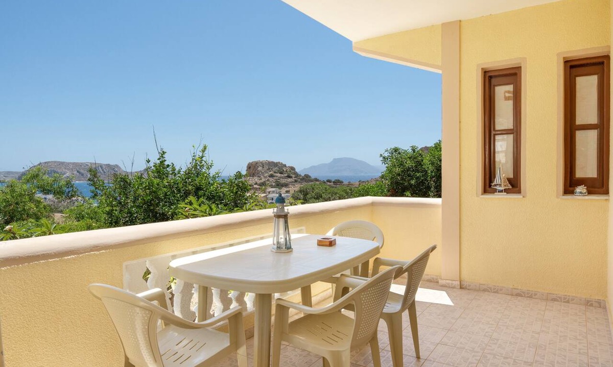 Finiki Apartment | Studio 1 Apartment with Sea View and Balcony