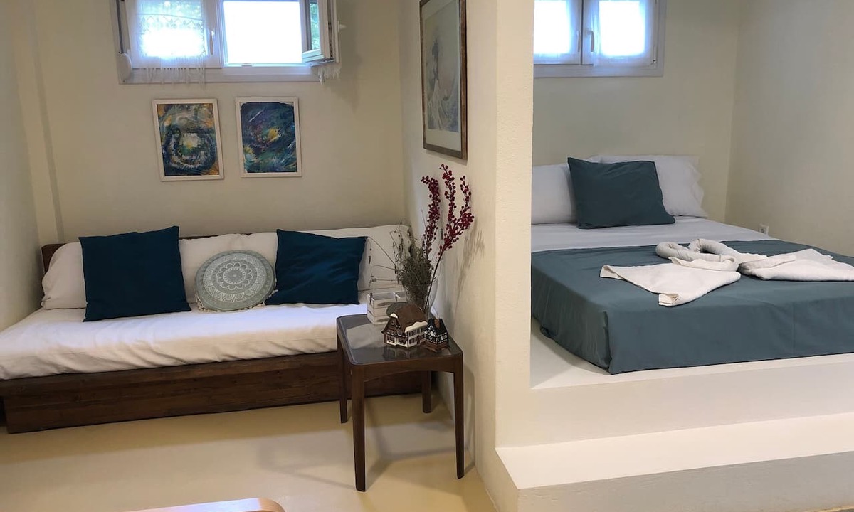 Thermaikos Apartment | Studio Apartment 'Ktima Anases Zois - Eugenia Sgoura' with Balcony and Air Conditioning
