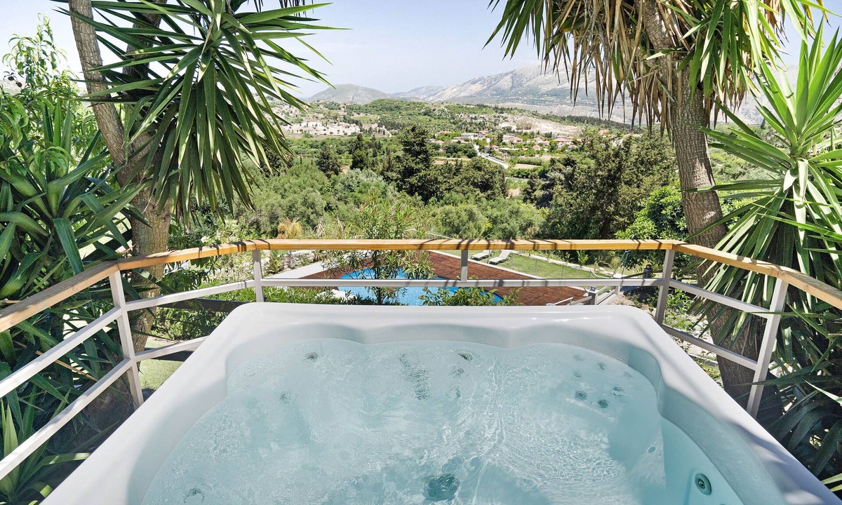 Parisata Apartment | Studio Apartment 'Paradiso Verde 102' with Mountain View, Wi-Fi and Air Conditioning