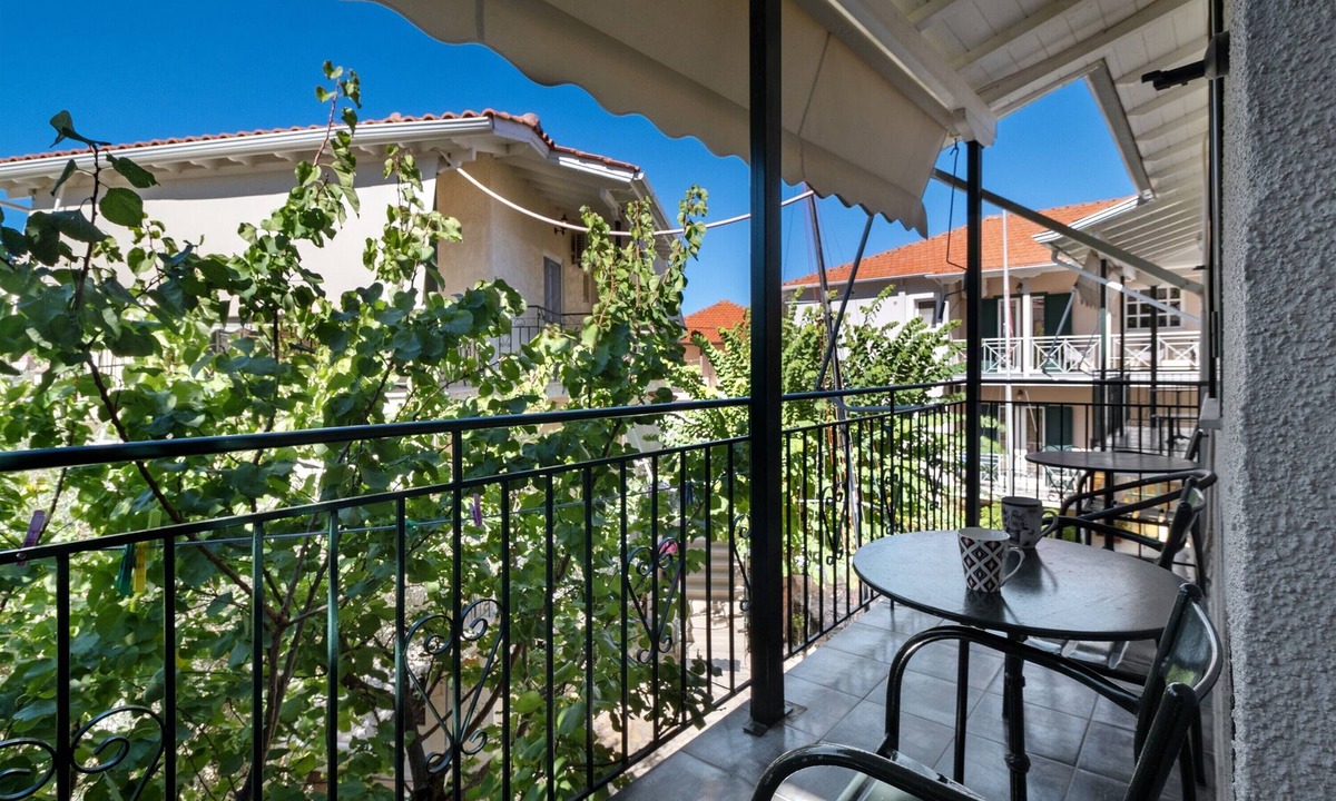 Nikiana House | Studio Apartment 'S8' with Sea View, Wi-Fi and Air Conditioning