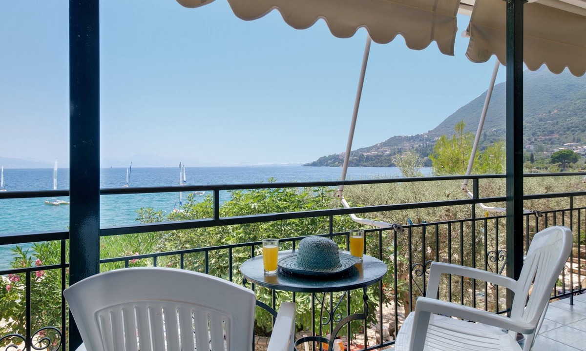Nikiana House | Studio Apartment 'S8' with Sea View, Wi-Fi and Air Conditioning