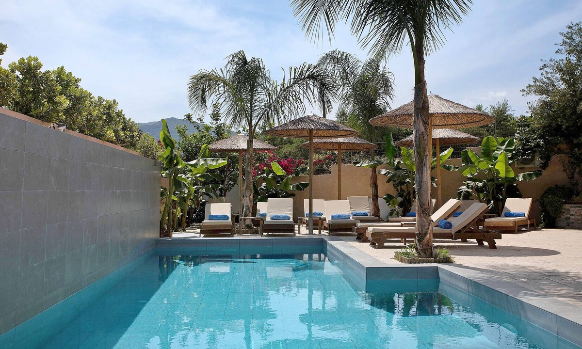 Alikanas Apartment | Studio apartment "Villa Dionysia A3" close to the Beach with Shared Pool