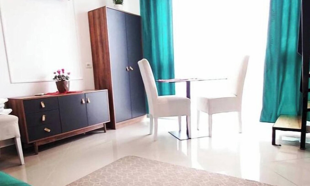 Tirana Condo | Studio Apartment with Netflix and AC