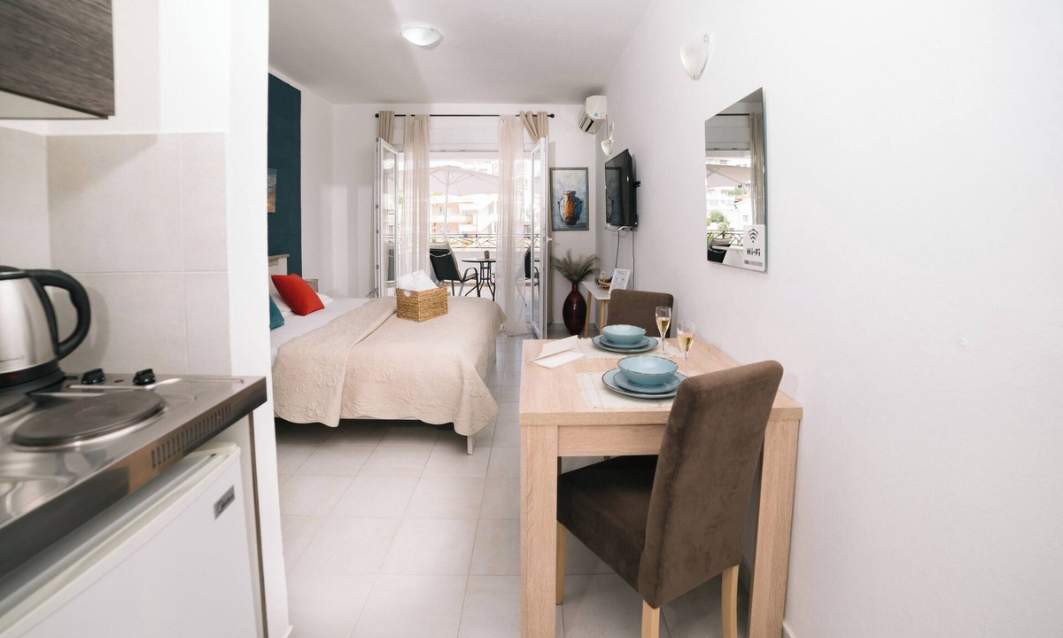 Ulcinj Apartment | Studio Apartment with Terrace overlooking the sea