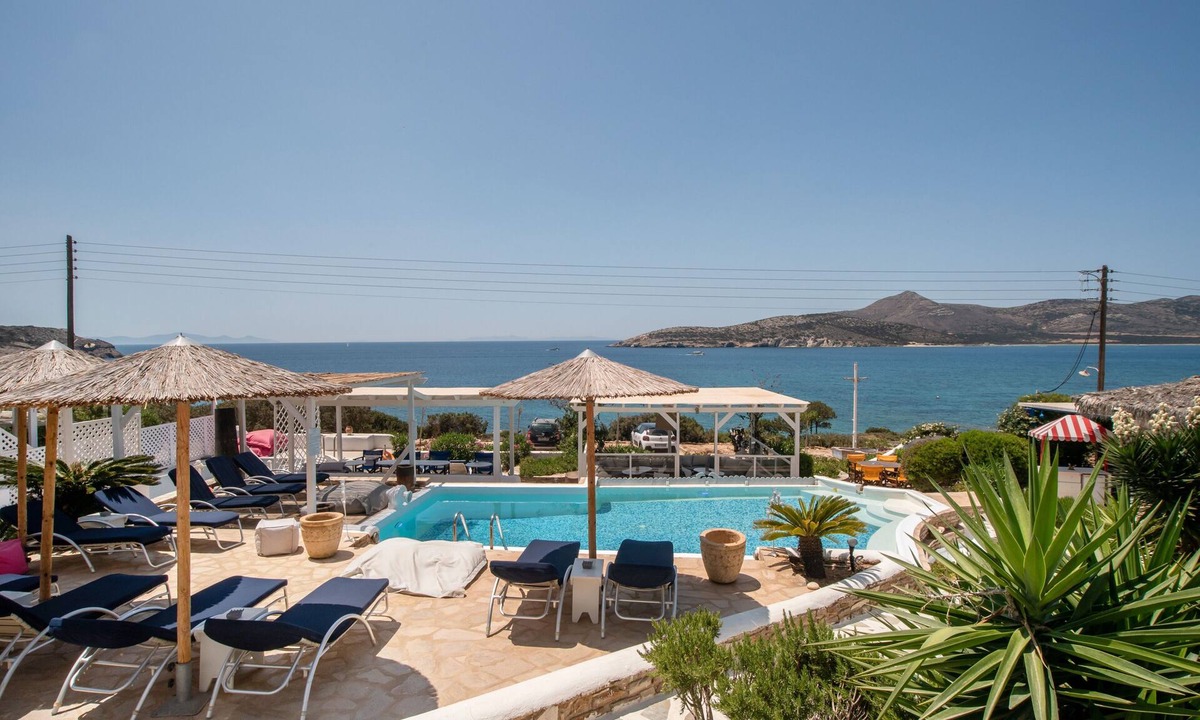 Antiparos Apartment | Studio 'Blue Dolphin Antiparos View Suite' with Sea View, Wi-Fi and Air Conditioning