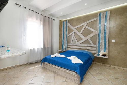 Potos Apartment | Studios River - Potos Escape with Pool and Views