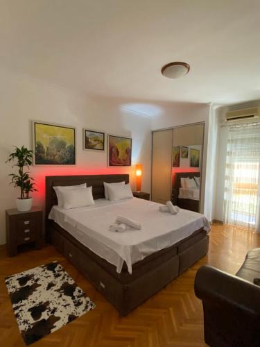 Downtown House | Stylish Charm Downtown