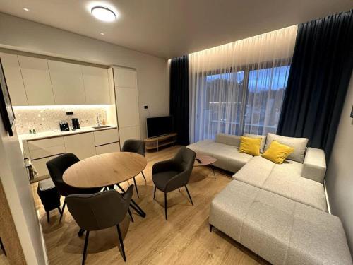 Tomicici Apartment | Stylish Flat by Porto Montenegro