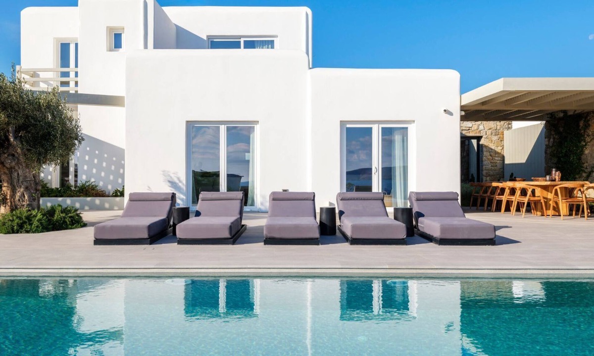 Kalafatis Villa | Stylish Mykonos Villa With Jacuzzi