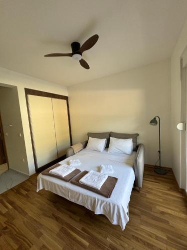 Lazi Apartment | Stylish Studio IVSOLE