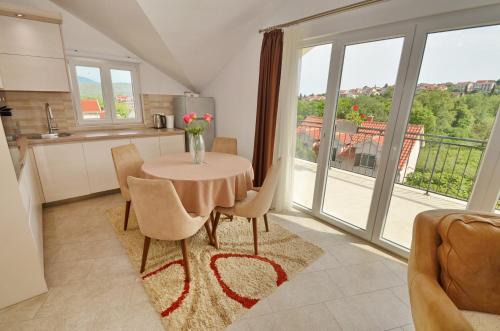 Radovici Apartment | Sun Apartment