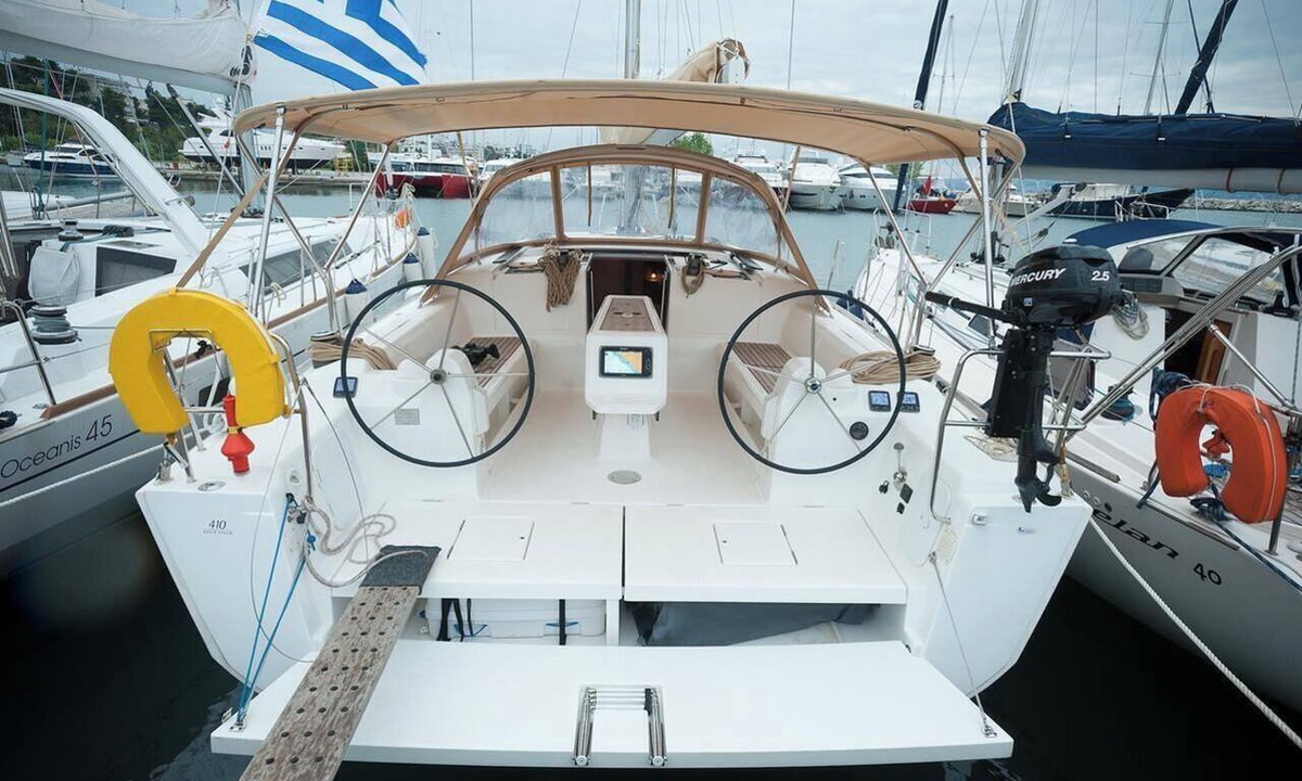 Nikita Boat Rental | Sun-Kissed Sailing: A Luxurious Beach Experience in Nikiti, Macedonia