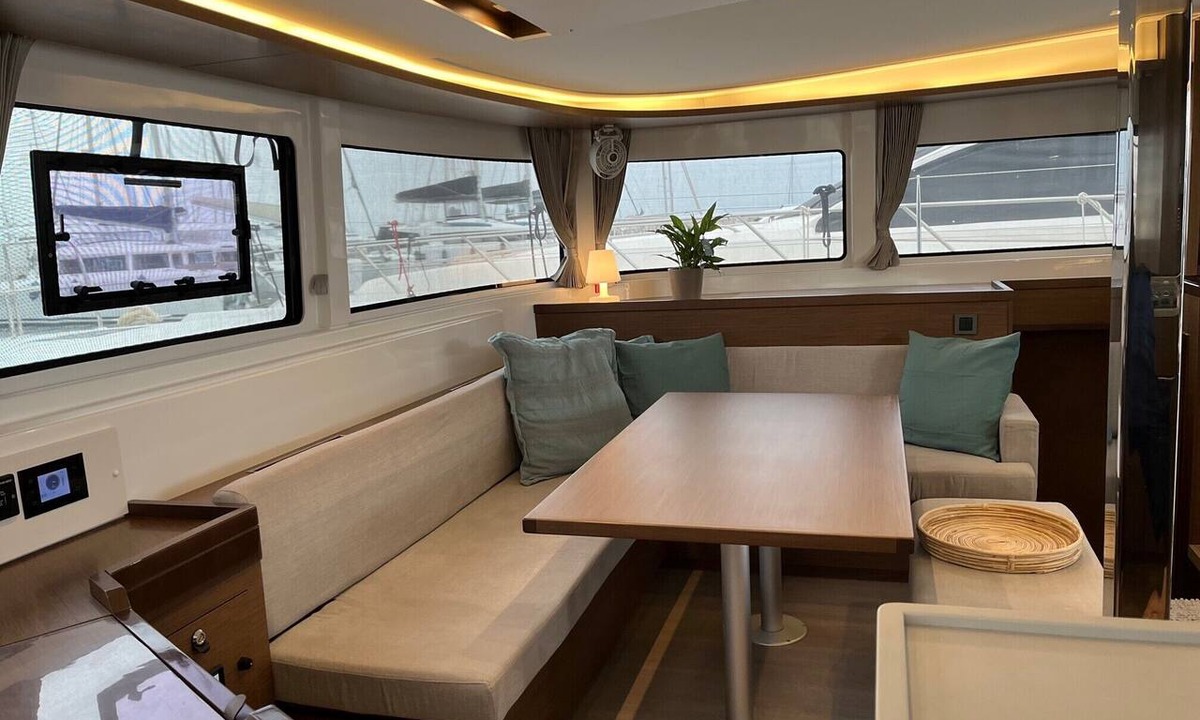 Alimos Boat Rental | Sun-Kissed Sailing Adventure in Islas Sarónicas